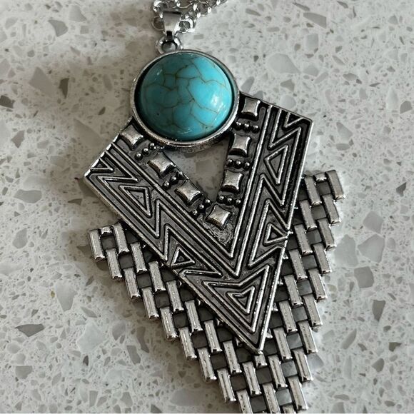 Turquoise Decor Geometric & Metal Tassel‎ Charm Necklace - Picture 9 of 13